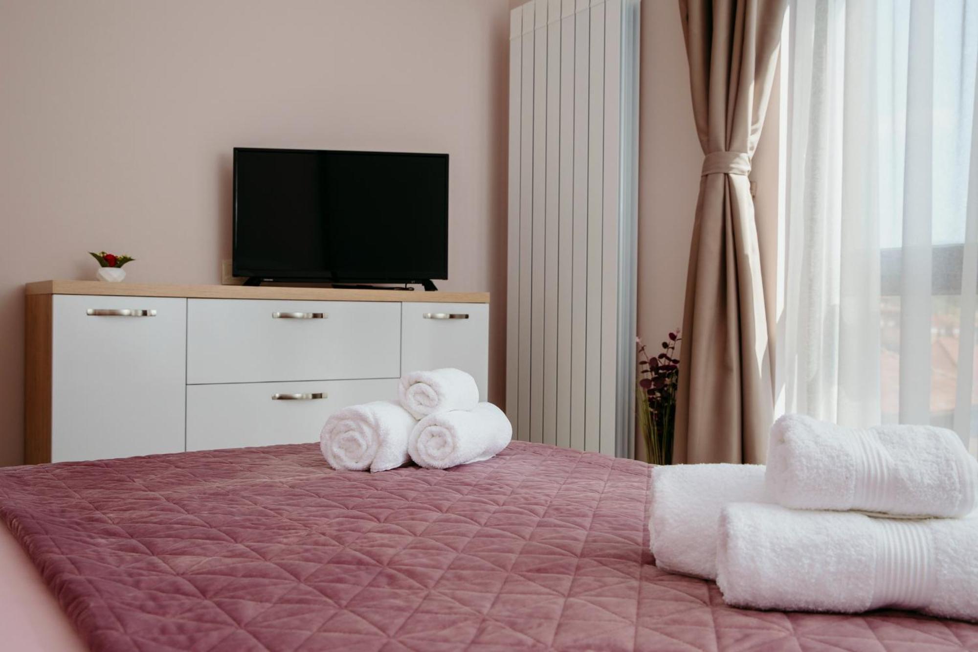 Rose Valley Apartment Казанлык Экстерьер фото